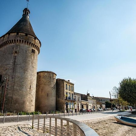 Logis Hotel De La Tour Libourne Exteriör bild