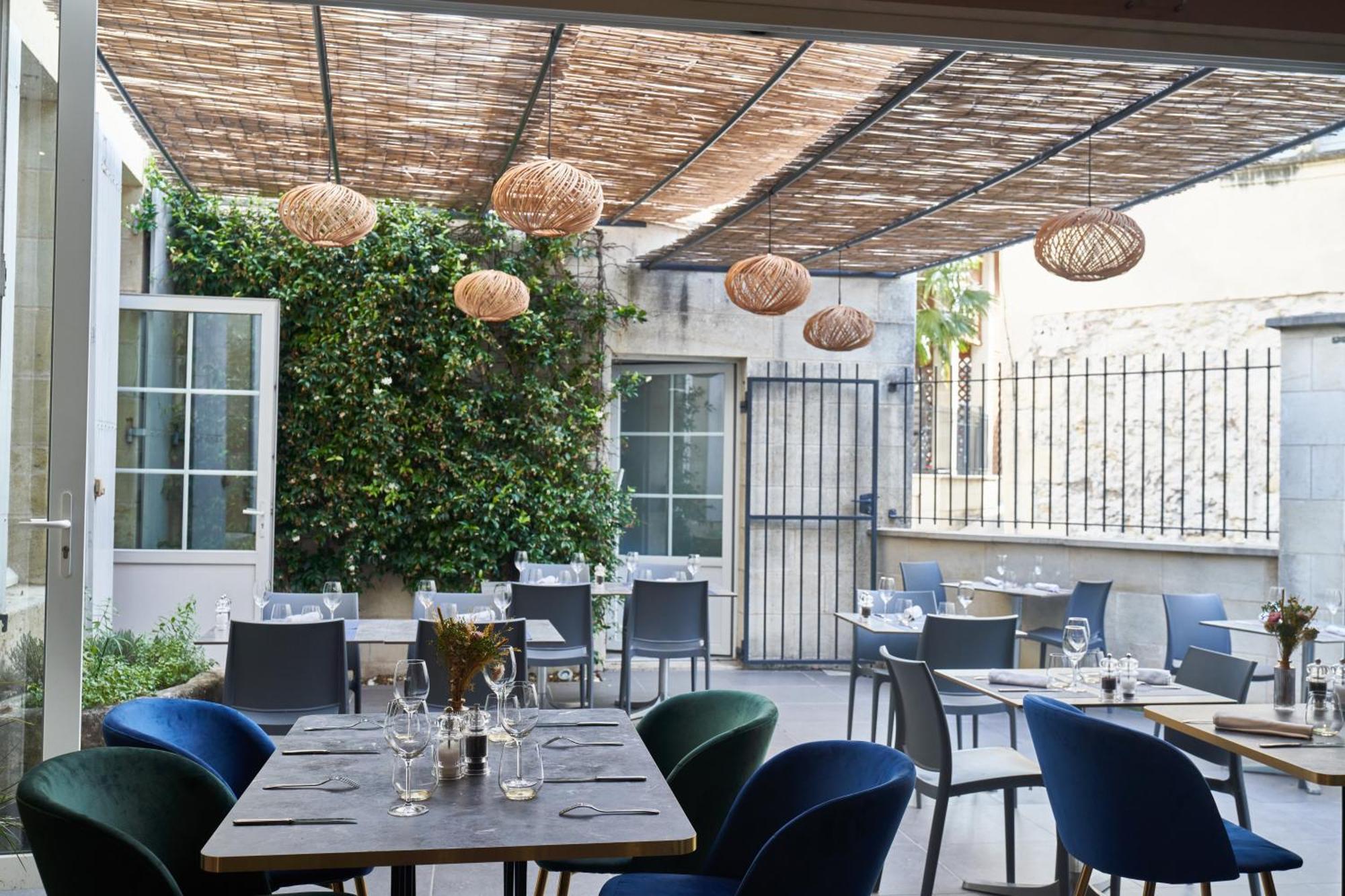 Logis Hotel De La Tour Libourne Exteriör bild